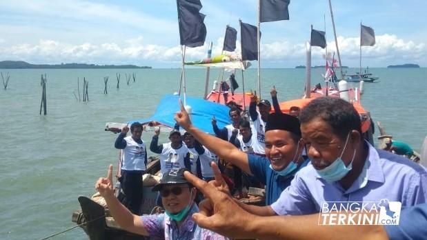 Paslon Pilkada Bangka Tengah 'Beriman' saat kunjungi Dusun Pulau Nangka Kecamatan Sungaiselan, Kabupaten Bangka Tengah.