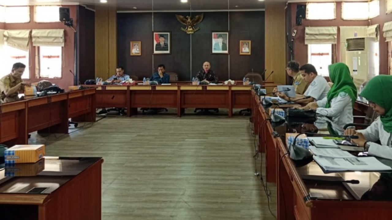 DPRD Babel audiensi dengan BPJS Kesehatan terkait dengan wacana kenaikan iuran BPJS Kesehatan oleh pemerintah pusat, yang berlangsung di Ruang Banmus, Senin (02/09/2019).