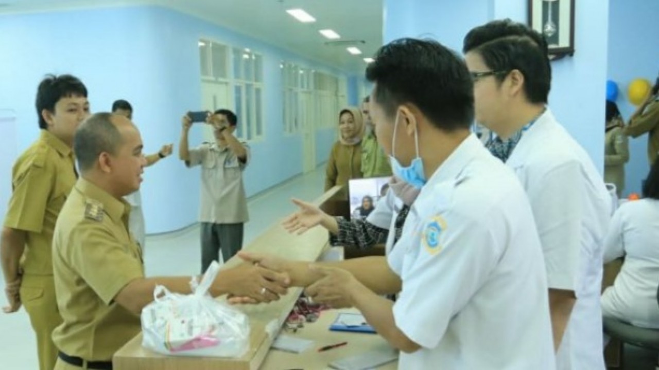 Walikota Pangkalpinang, Maulan Aklil saat sidak ke RSUD Pangkalpinang, Senin (10/09/2019).