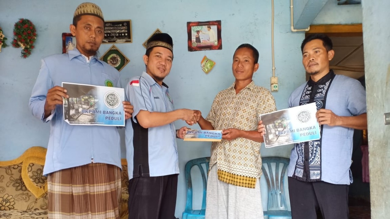 BKPRMI Kabupaten Bangka, kunjungi rumah korban kebakaran akibat tersambar petir di Desa Kota Waringin Kecamatan Puding Besar beberapa waktu lalu. Jum'at (25/01/2019).