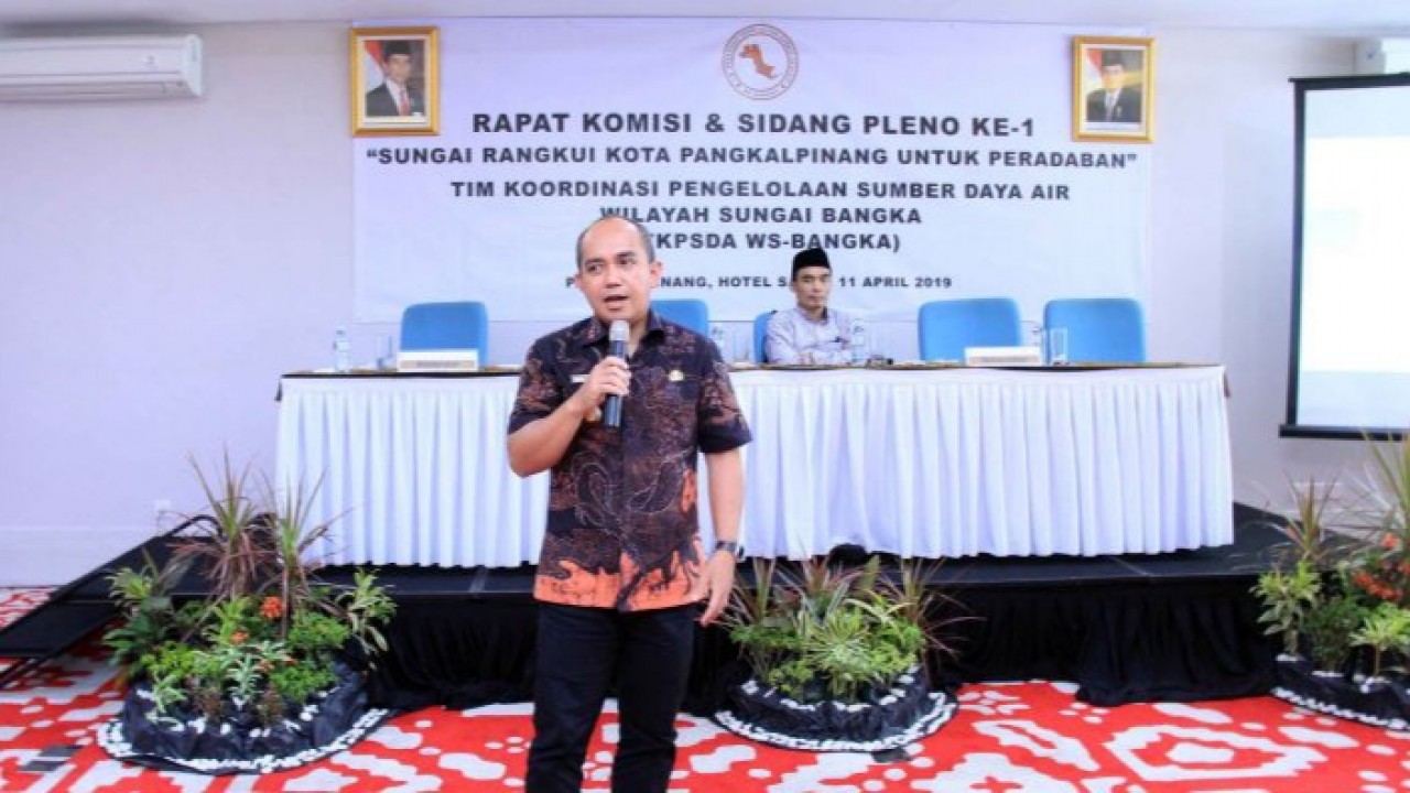 Walikota Pangkalpinang H. Maulan Aklil hadiri Rapat Komisi dan Sidang Pleno ke-1 Tim Koordinasi Pengelolaan Sumber Daya Air Wilayah Sungai Bangka (TKPSDA WS BANGKA) Tahun 2019, Kamis (11/04/2019), di Hotel Sahid Pangkalpinang.