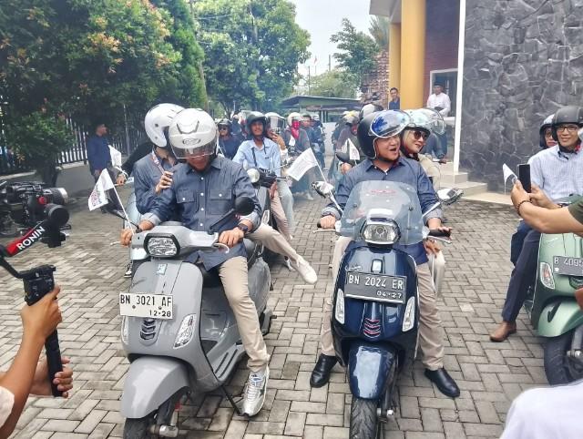 Daftar Pilgub Babel, Erzaldi dan Yuri Pilih Kendarai Motor Vespa Ketimbang Mobil Mewah