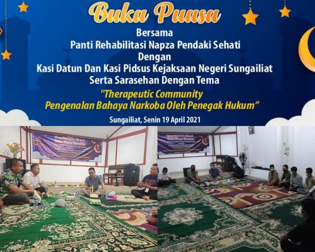 Panti Rehabilitasi Napza Pendaki Sehati Sungailiat sebagai yayasan yang bergerak di bidang rehabilitasi mental untuk remaja penyintas narkoba mengadakan acara berbuka puasa bersama anak-anak asuh binaannya di Sekretariat Yayasan yang beralamat di Pondok Wisata, Kecamatan Sungailiat, Kabupaten Bangka.