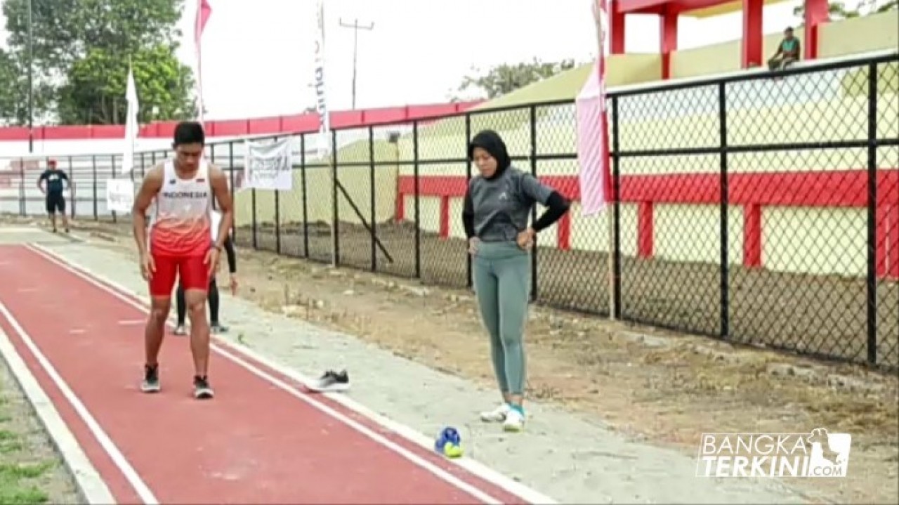 Atlet Lompat Jauh Kontingen Babel, latihan perdana di Stadion Semarak Bengkulu, Kamis (31/10/2019).