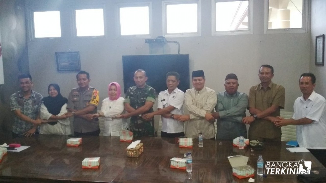 Masyarakat Babel akan gelar demo, terkait pembakaran bendera berkalimat tauhid yang terjadi di Garut beberapa waktu lalu, Pemerintah Kota Pangkalpinang melalui Kesbangpol menggelar Konferensi Pers dan rapat Koordinasi keamanan dan ketertiban , di Ruang Rapat Walikota Pangkalpinang, Rabu (24/10/2018).