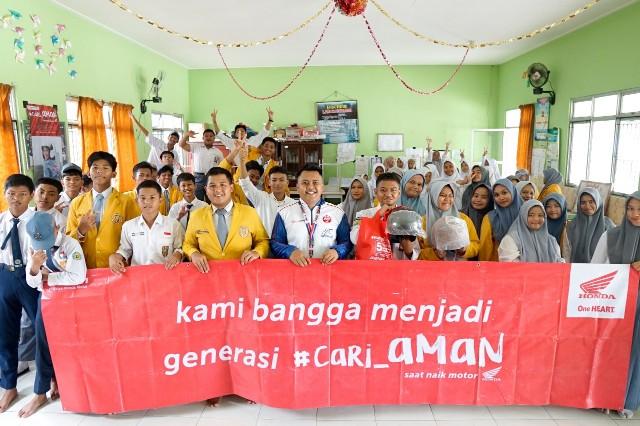 Main Dealer Honda Babel, PT Asia Surya Perkasa semakin aktif mengedukasi masyarakat tentang pentingnya keselamatan berkendara terutama ke para siswa-siswi di SMA Muhammadiyah Tanjung Pandan, Senin (18/11).