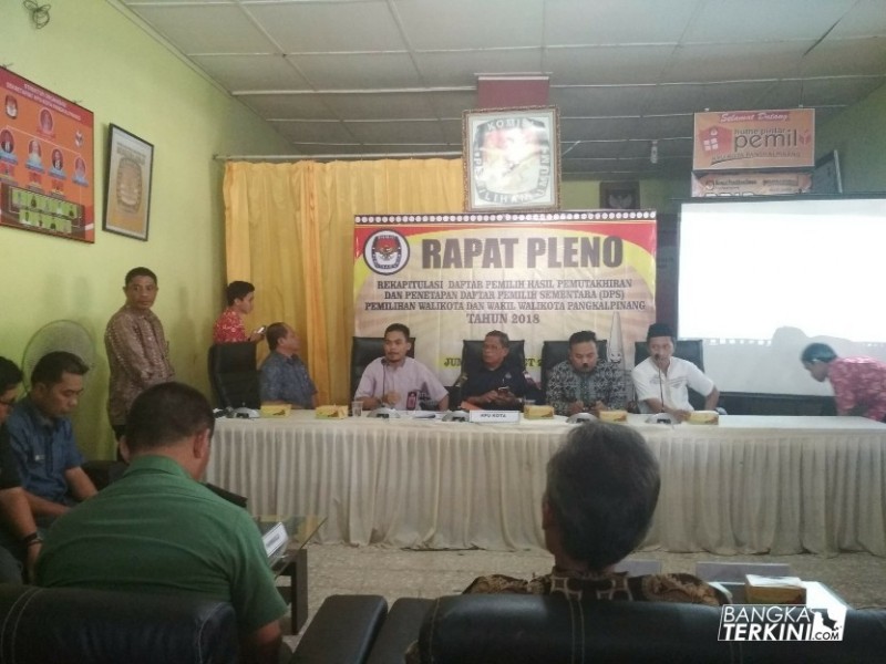 KPU Pangkalpinang, gelar Rapat Pleno Rekapitulasi daftar Pemilih Hasil Pemuktahiran dan Penetapan Daftar Pemilih Sementara (DPS) Pemilihan Walikota dan Wakil Walikota Pangkalpinang Tahun 2018, Jum'at (16/03/2018)