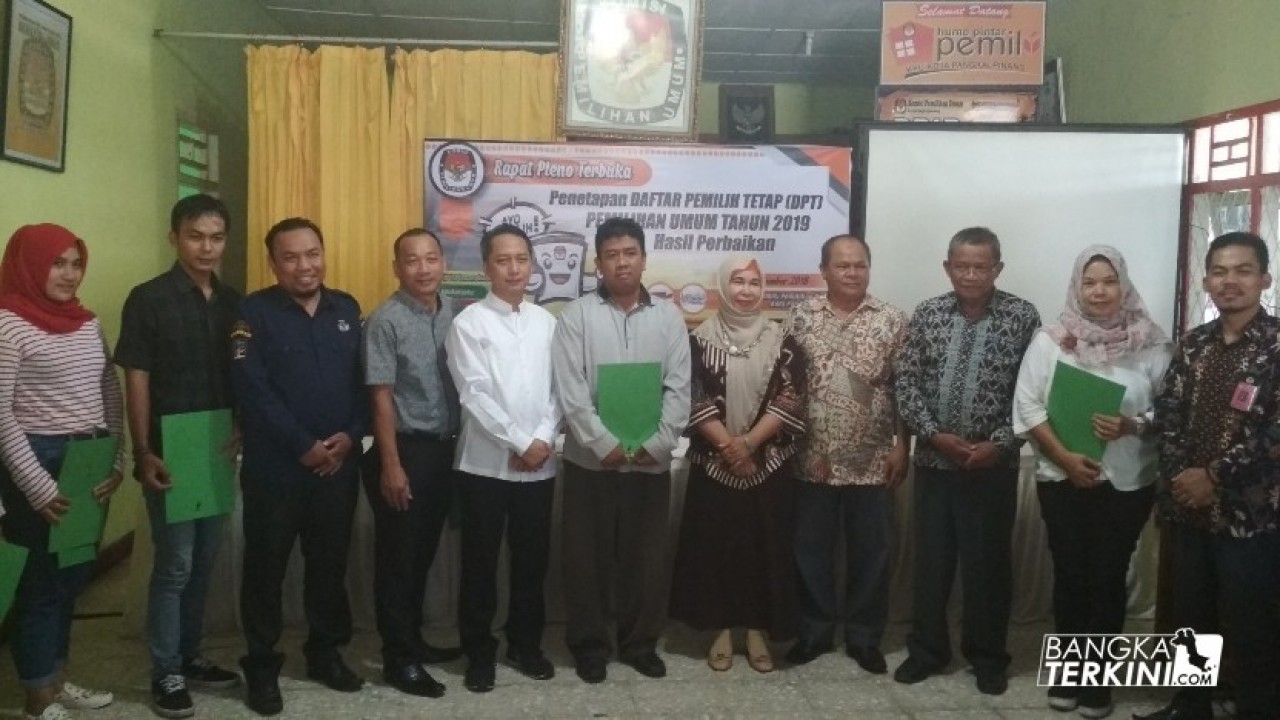 Komisi Pemilihan Umum (KPU) Kota Pangkalpinang, menggelar rapat pleno penetapan DPT Pemilihan Umum Tahun 2019 hasil perbaikan, di Kantor KPU Kota Pangkalpinang, Rabu (12/09/2018).