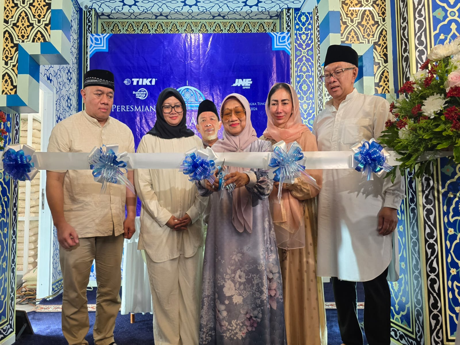 JNE bersama @tiki_id menyelenggarakan acara peresmian Masjid Nur'aini di Bangka Belitung