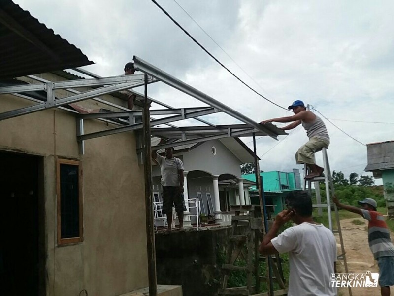 Perbaikan Kantor RW 01 Kelurahan Semabung Lama Kecamatan Bukit Intan