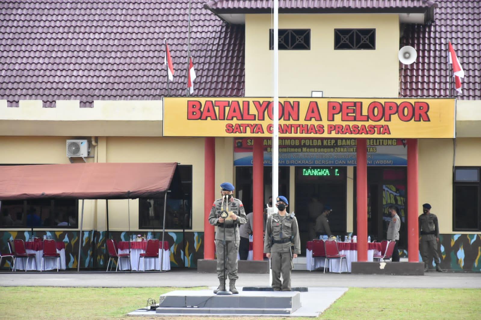 Kapolda Babel Pimpin Upacara Pembinaan Tradisi Dan Pembaretan Bintara Dan Tamtama Brimob.