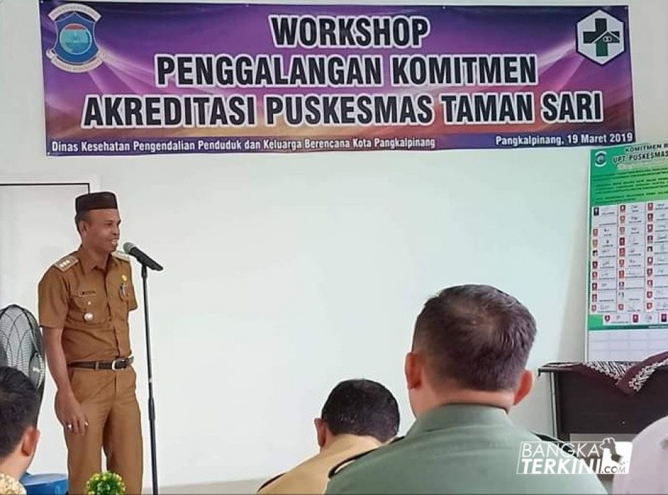 Camat Tamansari, Susanto saat sambutan pada kegiatan atau Workshop Penggalangan Komitmen Pegawai Puskesmas Tamansari, oleh Puskesmas Tamansari Kota Pangkalpinang, Selasa (18/03/2019).