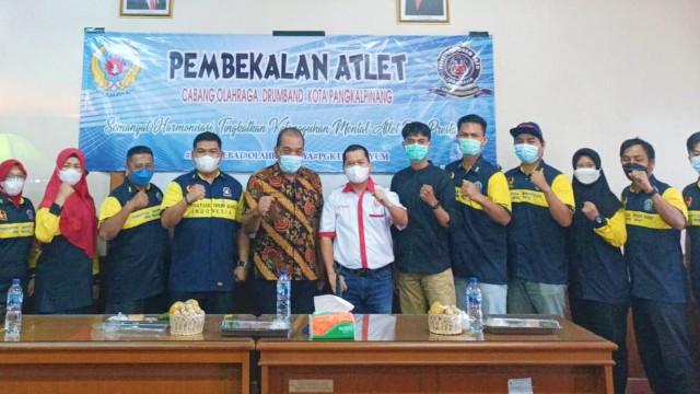 Ketua KONI Pangkalpinang Fauzi Trisana (Baju Putih) Hadiri Pembekalan Atlet Olahraga Drum Band PPDBI Pangkalpinang