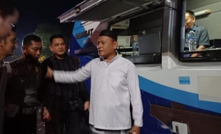 Kunjungi Samsat Keliling Belitung, Ketua DPRD H Herman Suhadi : Kalian Pahlawan PAD