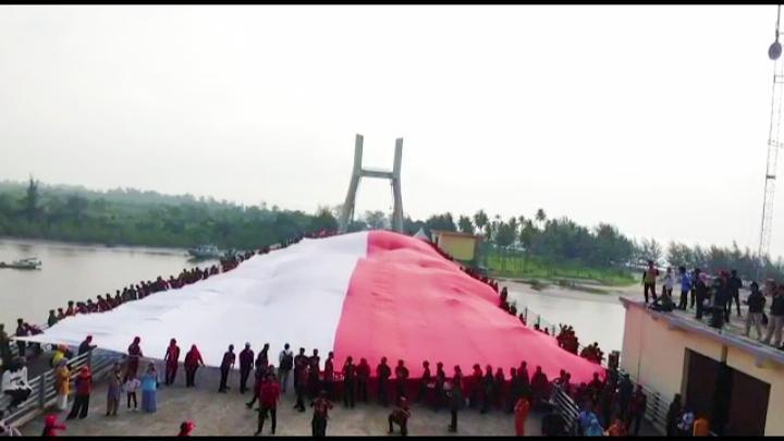 Ormas Pemuda Pancasila Sukses Kibarkan Merah Putih Terpanjang di Bangka Belitung