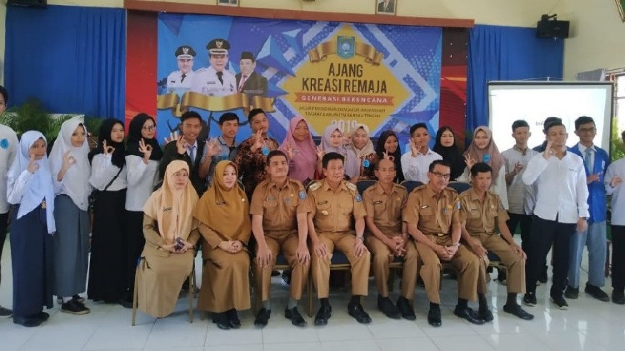 Pemerintah Kabupaten (Pemkab) Bangka Tengah (Bateng), menggelar acara Ajang Kreasi Remaja Generasi Berencana (GenRe), di Aula Gedung Diklat BKPSDMD Bangka Tengah, Selasa (16/07/2019).