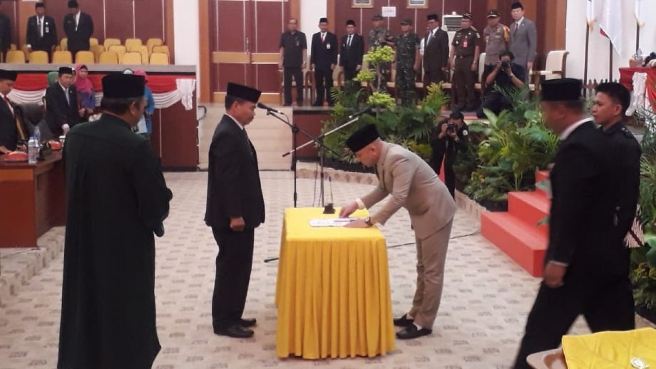 Peresmian dan Pengambilan Sumpah Jabatan PAW Anggota DPRD Babel, Senin (25/03/2019).