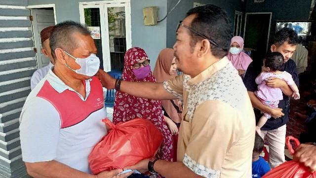 Asosiasi Industri Timah Indonesia (AITI) Bangka Belitung (Babel) bersama SMSI Babel berbagi bersama para penyandang Disabilitas Tuna Netra di Kota Pangkalpinang, Selasa (29/03/2022).