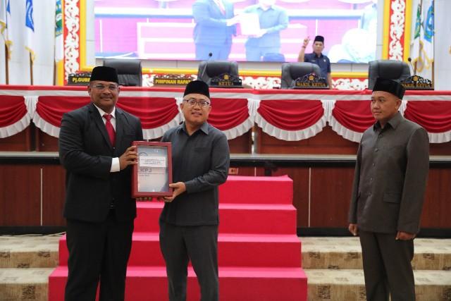 Pj Gubernur Safrizal Sampaikan LKPJ 2023 ke DPRD Babel