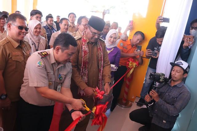 Pj Safrizal Resmikan Gedung Balai Kekarantinaan Kesehatan Kelas II