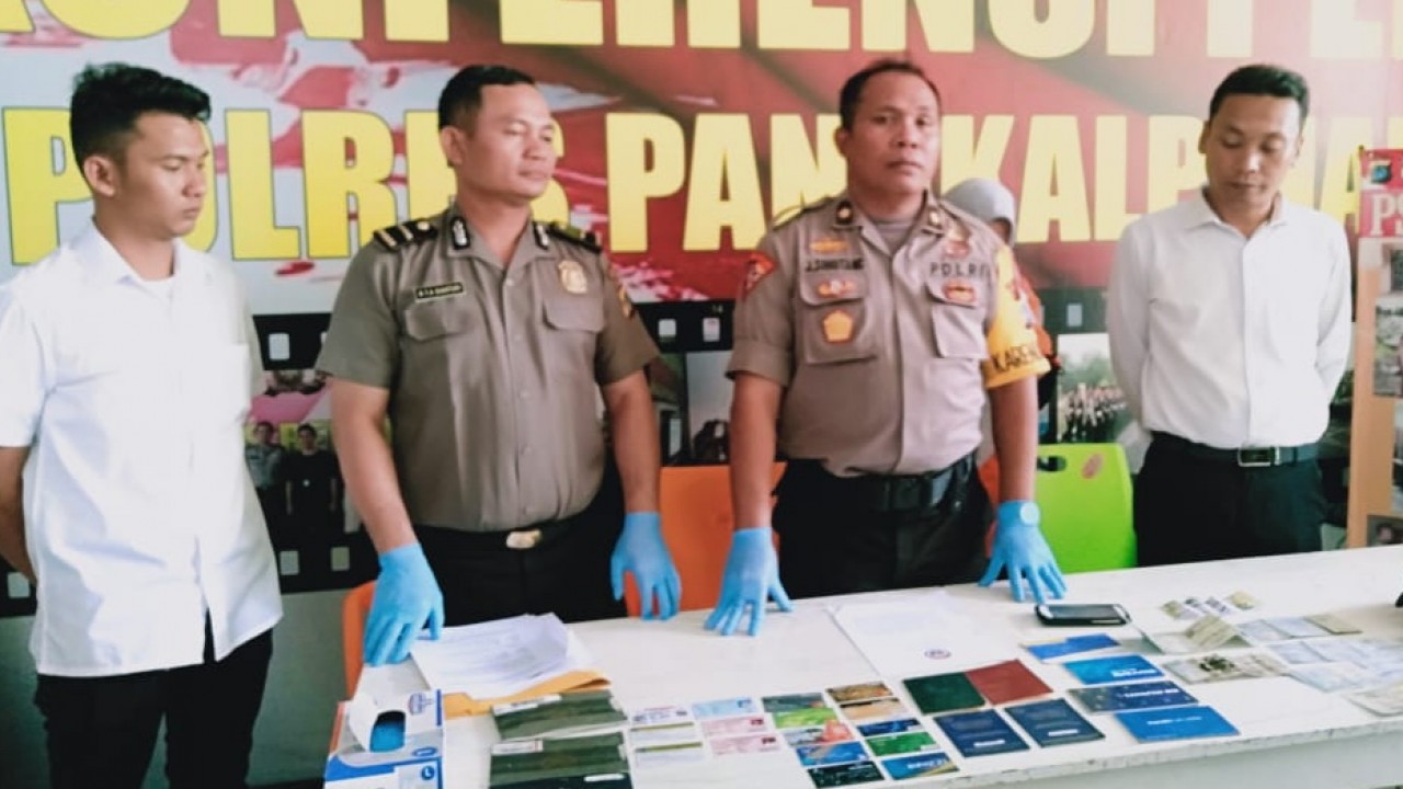 Pelaku pencurian di Sebuah Ruko pakaian di Jalan Yos Sudarso Kecamatan Pangkalbalam, Hartati (38) berhasil diringkus oleh Polres Kota Pangkalpinang, Selasa (03/09/2019) malam.