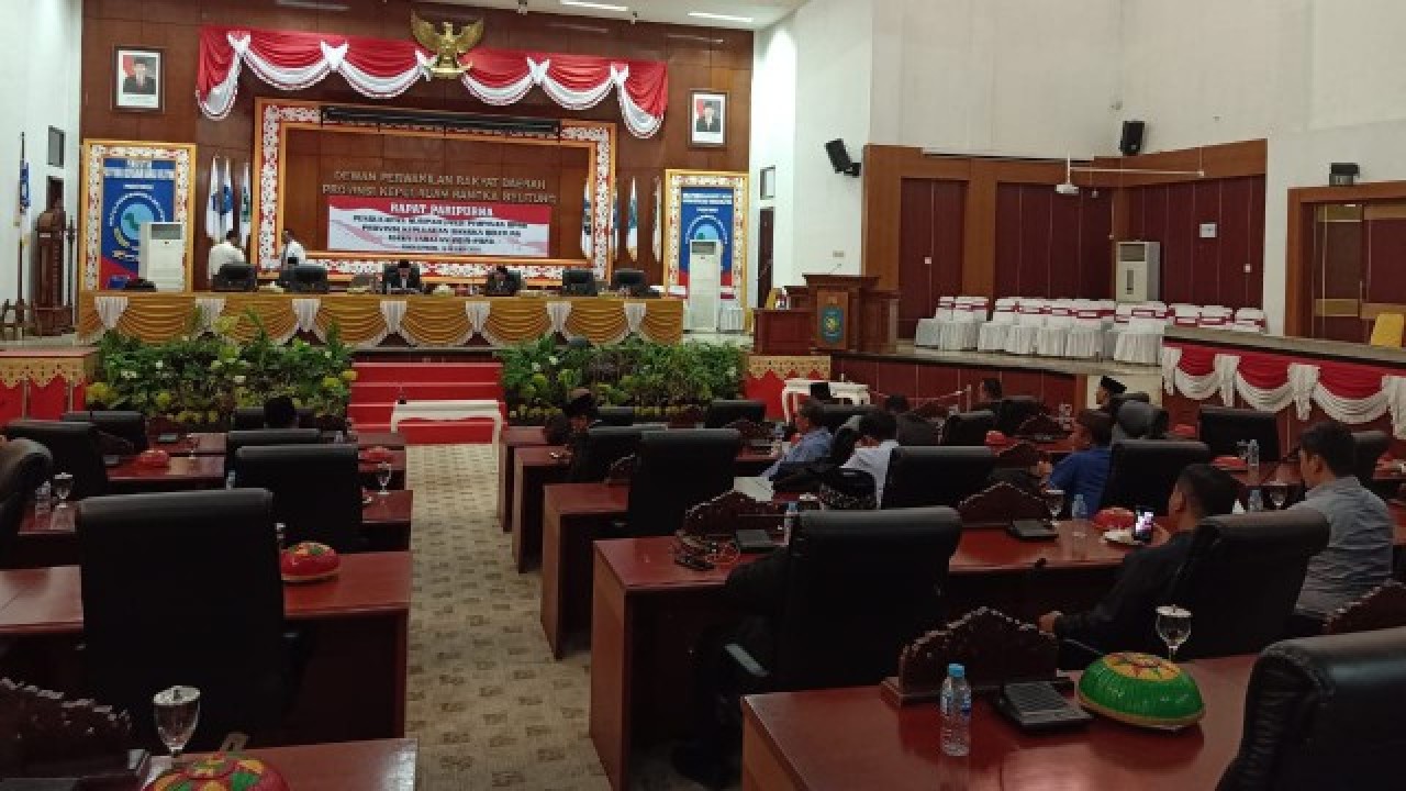 Paripurna pembentukan dan penetapan Alat Kelengkapan Dewan (AKD) DPRD Babel, Rabu (16/10/2019).