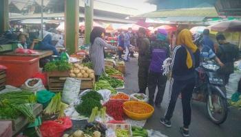 pembagian 1000 masker di hamburkan serta di bagikan secara gratis,