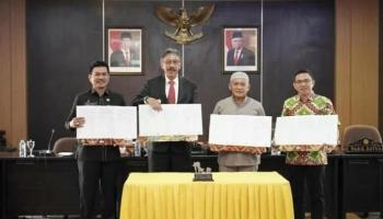 DPRD Bersama Pemerintah Provinsi Kep. Babel Teken Nota Kesepakatan KUA-PPAS,