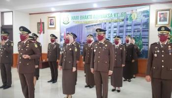 BANGKA TERKINI - PANGKALPINANG ---   Kejaksaan Negeri Pangkalpinang mengikuti Upacara,