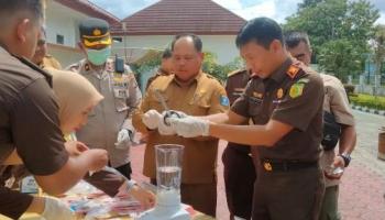 Ilham, Bangka Tengah - Kejaksaan Bangka Tengah Musnahkan Barang Bukti,