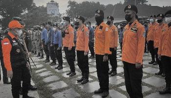 BANGKA BELITUNG TERKINI - PANGKALPINANG - Wali Kota Pangkalpinang, Maulan Aklil menjadi pembina apel,