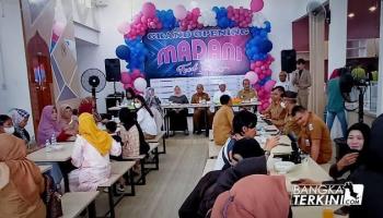 PANGKALPINANG - Walikota Pangkalpinang, Maulan Aklil Resmikan Madani Foodcourt di,