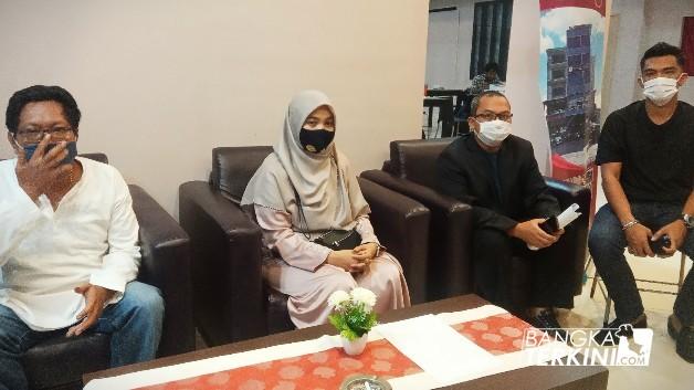 Doc : Syarifah Amelia bersama kuasa hukum saat Konpers, Selasa (24/11/2020) malam.