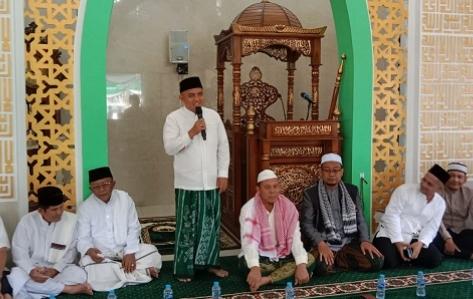 Wali Kota Pangkalpinang Maulan Aklil Kali Pertama Jum'at Berjamaah di Masjid Tertua Kampak