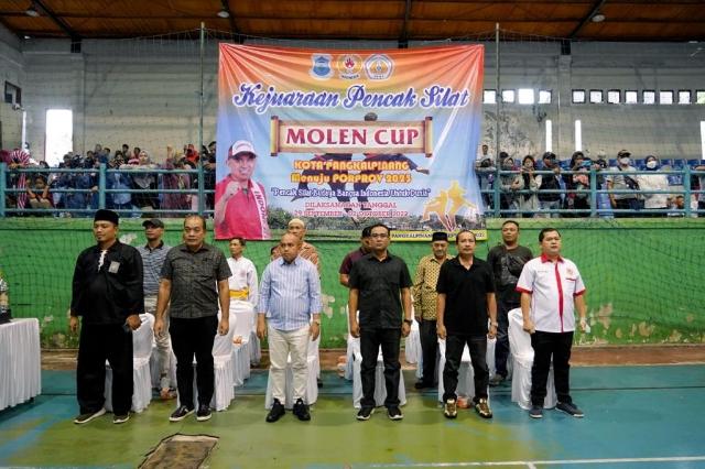 Secara resmi Wali Kota Pangkalpinang, Dr. H. Maulan Aklil yang kerap disapa Molen menutup kejuaraan pencak silat "Molen Cup" Kota Pangkalpinang, Minggu (02/10/2022).